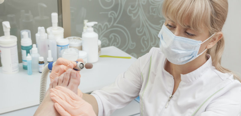 soins chez le podologue pour un ongle incarné