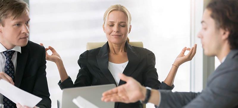 femme stressée au travail