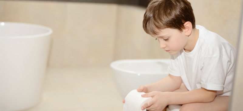 Un enfant aux toilettes pour cause de diarrhée