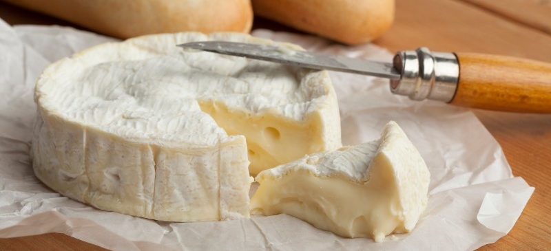 camembert qui est découpé en petit bouts