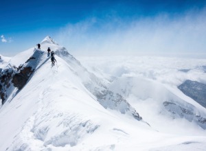 sommet d'une montagne enneigé