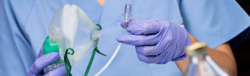 insuffisance respiratoire, masque préparé par une infirmière