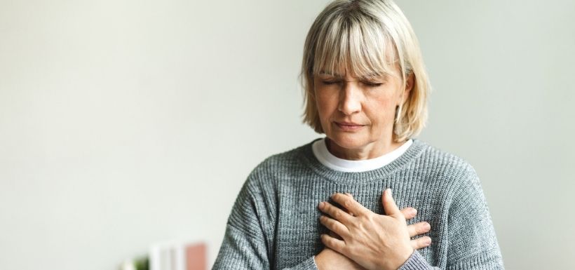 Femme ménopausée avec une maladie cardiaque