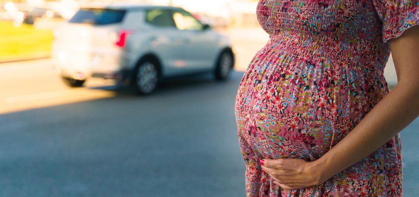 maternité éloignée, la future maman doit prendre une voiture